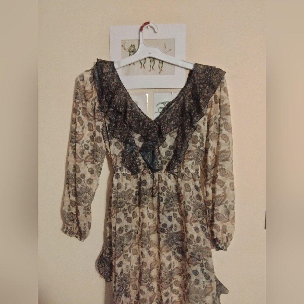 LetMeBe Floral Ruffle V-Neck Blouse - Picture 4 of 6